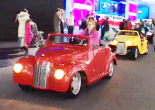 ACG 39 Roadster at 2 14 NAIAS